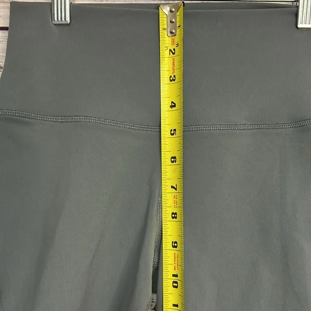 Alo Yoga Coast Capri Leggings Mesh Gray Women’s Small Cropped Athleticwear